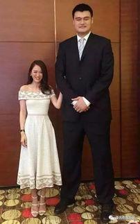 明星和男星合影图片,明星与男星亲密合影瞬间